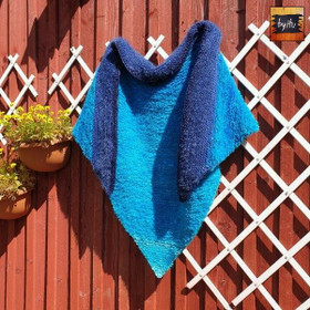 Gunilla-kolmiohuivi Yö ulapalla