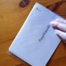 Onni-kortti Kaste - Rippilapselle kielot ja kyyhkyt - kiiltokuva