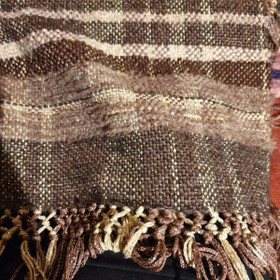 Meeri kudottu huivi Suklaiden houkutus n. 180x36 cm