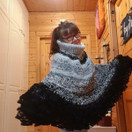 Marko-poncho Musta-harmaa RÖYHELÖ bling bling