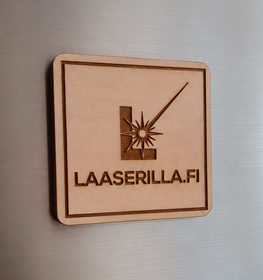 Jääkaappimagneetti omalla logolla