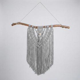 Makramee-seinävaate Oksalla – Suoja