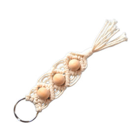 Makramee avaimenperä puuhelmillä